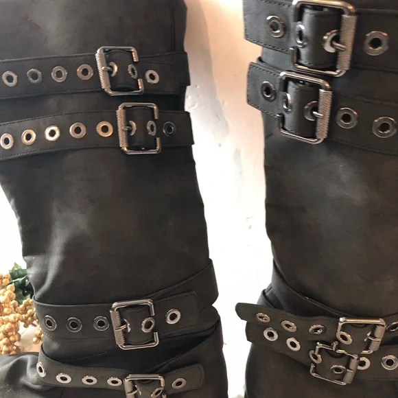Women's Black Buckle Boots - Picture 6 of 11